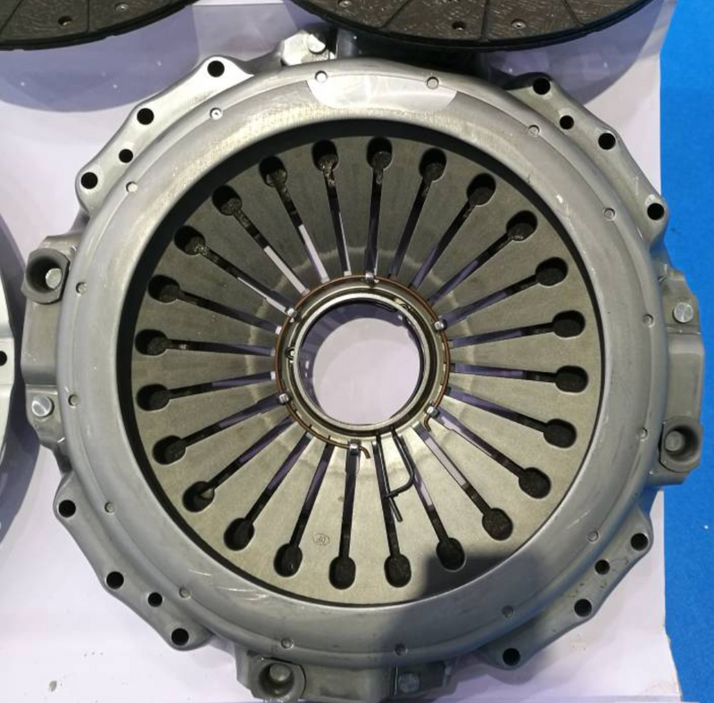 Sachs Type DONGFENG Heavy Duty Truck Clutch Cover 